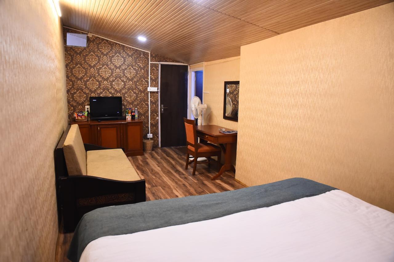 Hotel Skylark Nainital Ngoại thất bức ảnh